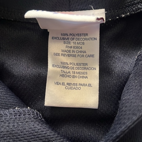 New York Yankees onesie. Size 18 mos. ⚾️ - Picture 4 of 8